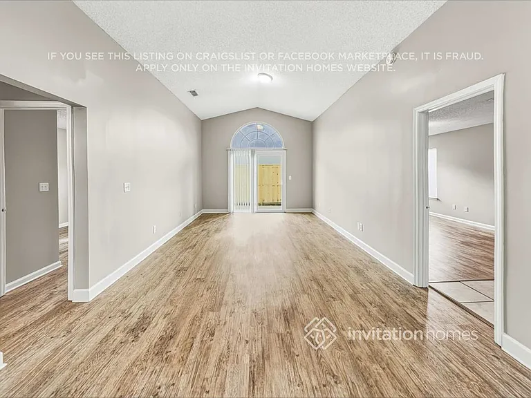 724 Putters Green Way S — Photo 5