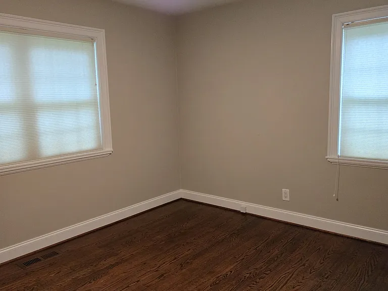 1221 Bradford Ln — Photo 31