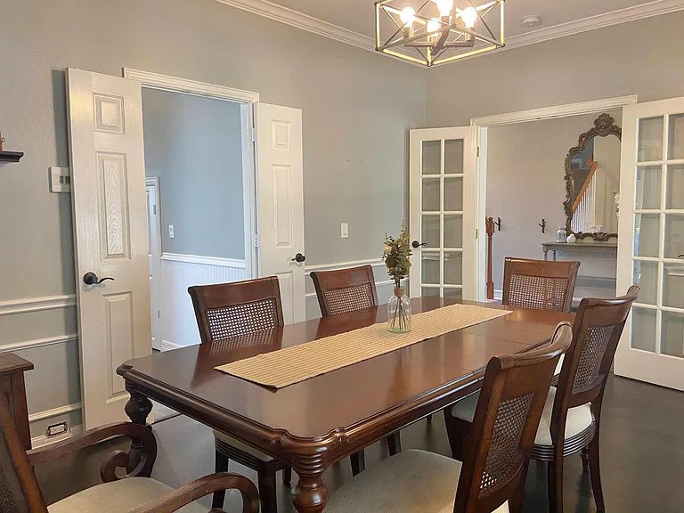 2125 Columbia Dr — Photo 16