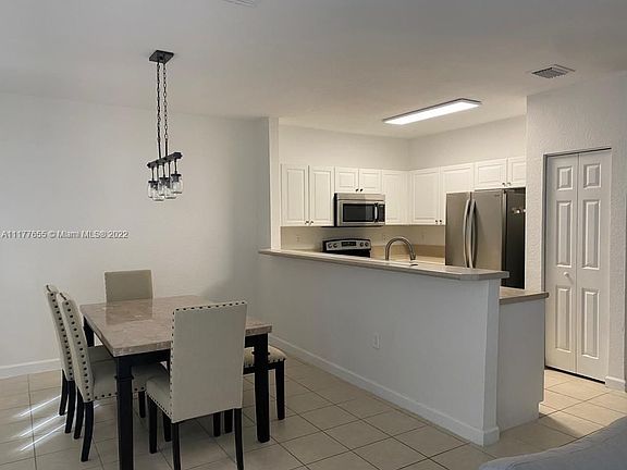 4th image of 1030 NE 42nd Ave #1030