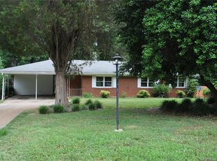 1126 Edgedale Dr, Salisbury, NC 28144