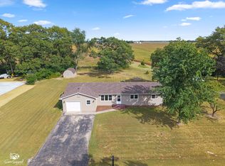 1871 S Oaklawn Dr, Saint Anne, IL 60964