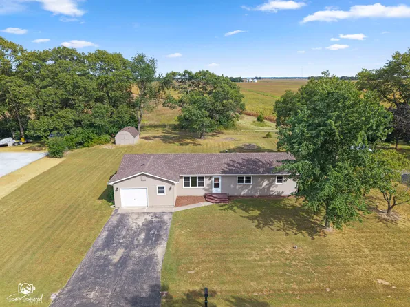 1871 S Oaklawn Dr, Saint Anne, IL 60964
