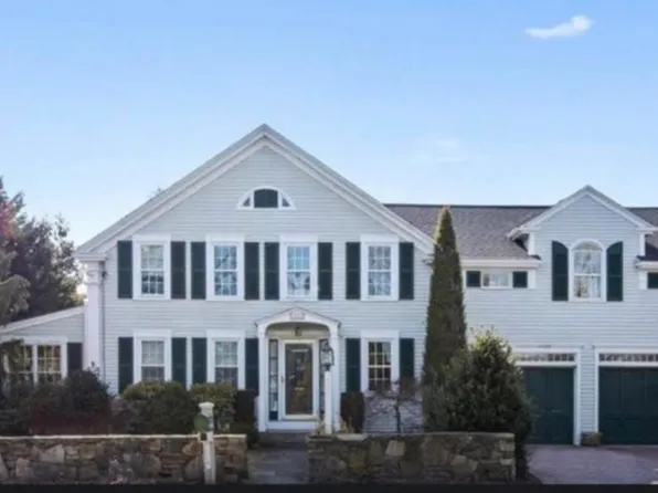 307 Slocum Rd, Dartmouth, MA 02747