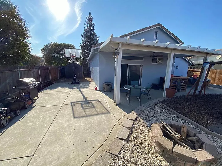 6041 Bach Ct — Photo 14