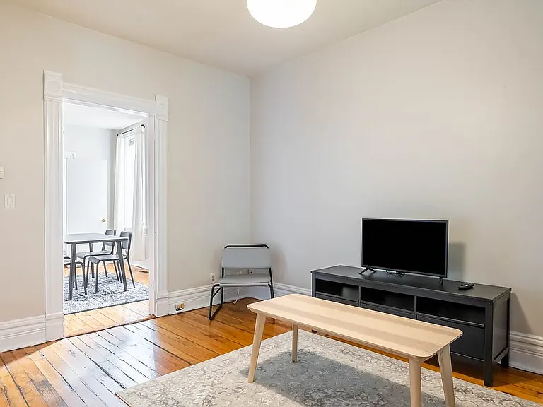 2345 N Bosworth Ave #1R — Photo 15