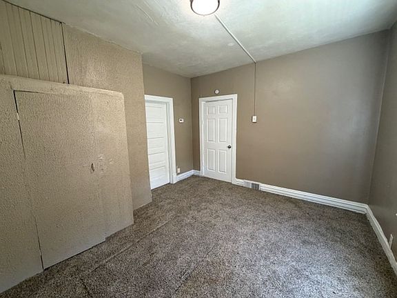 5th image of 6725 Schofield Ave