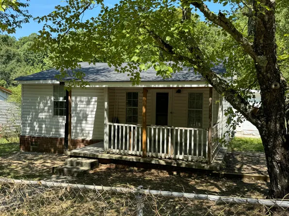 613 Bradley Ave, La Fayette, GA 30728