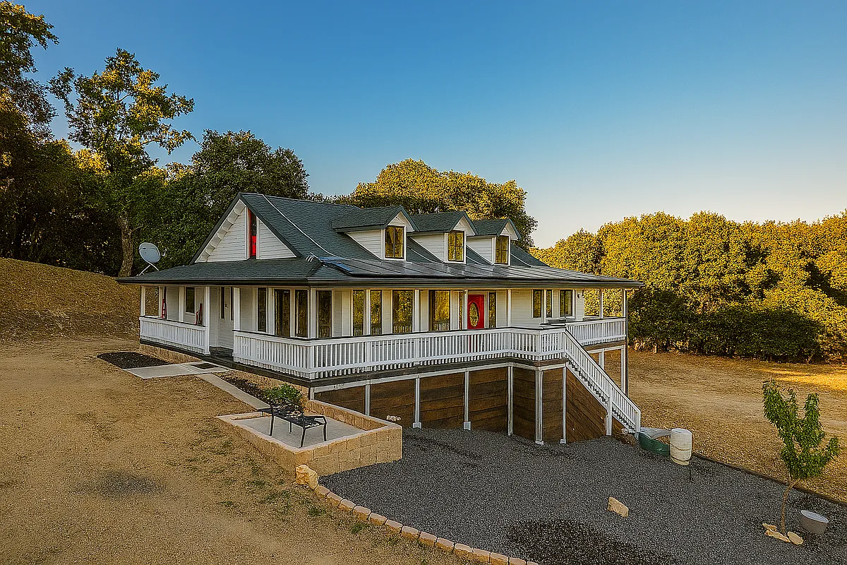 Building Photo - Jack Creek Rd