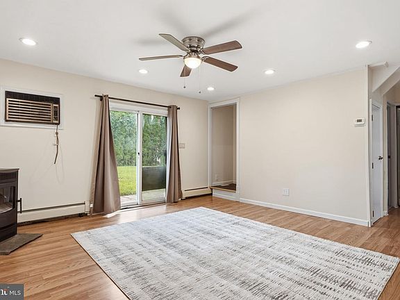 5th image of 34 Ridge Ln