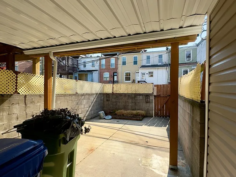 415 S Bouldin St — Photo 24