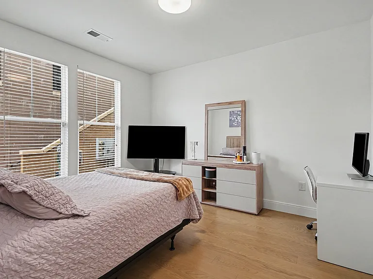 3000 South Blvd #105 — Photo 16