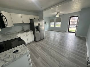 137 Eastview Dr NW, Cedar Rapids, IA 52405