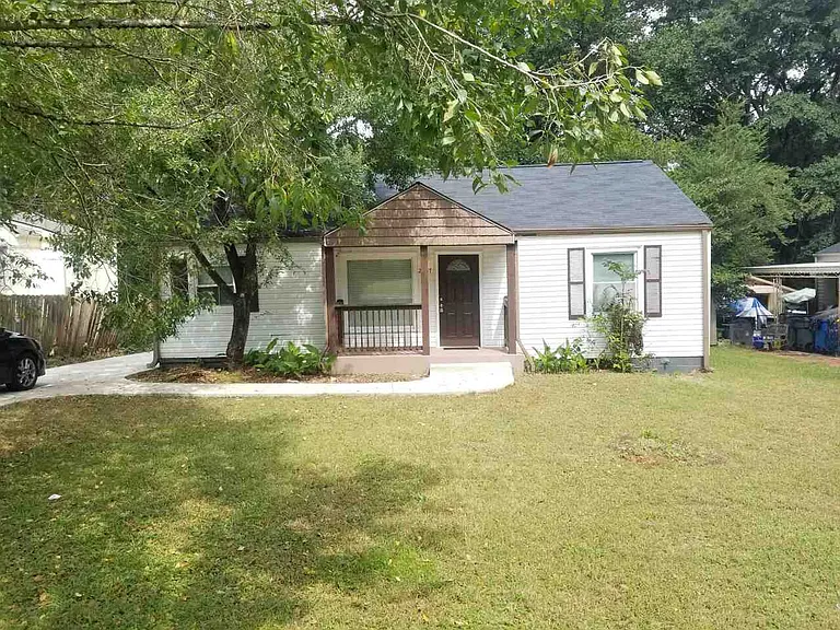 2467 Calvin Ave — Photo 3