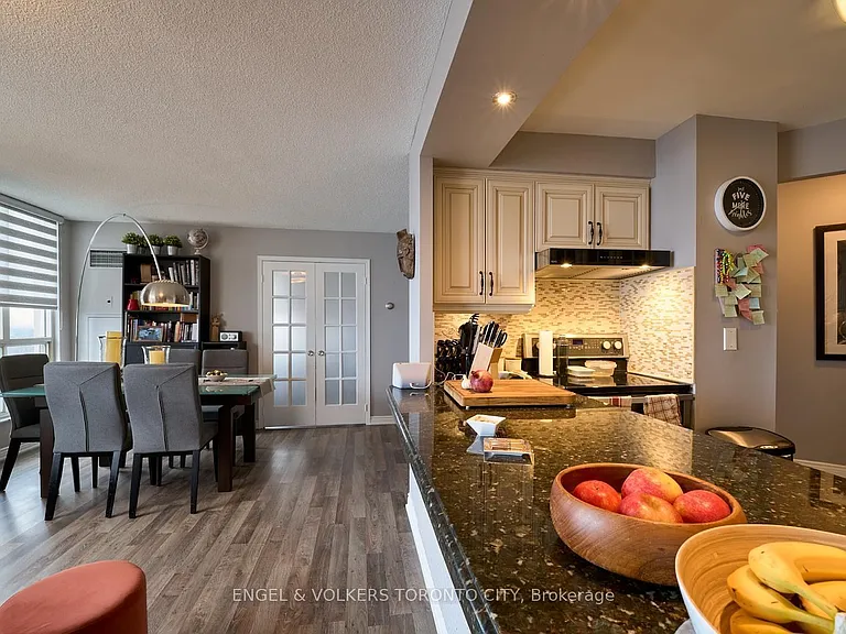 2285 Lake Shore Blvd W #1204 — Photo 18