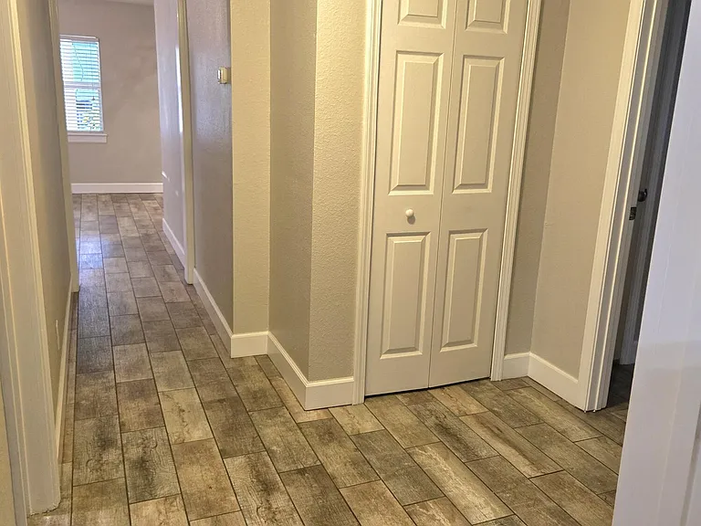 615 Luna Ct — Photo 26