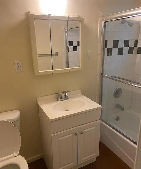 445 E Scott St #1 — Photo 17