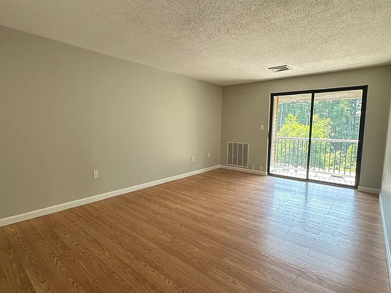 19 Blackstone Dr #1933 — Photo 5