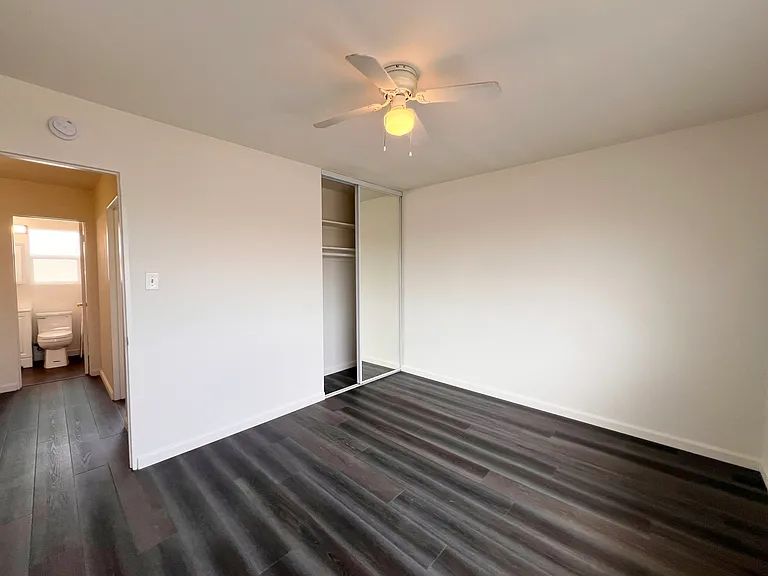 2223 Dunlop St — Photo 10