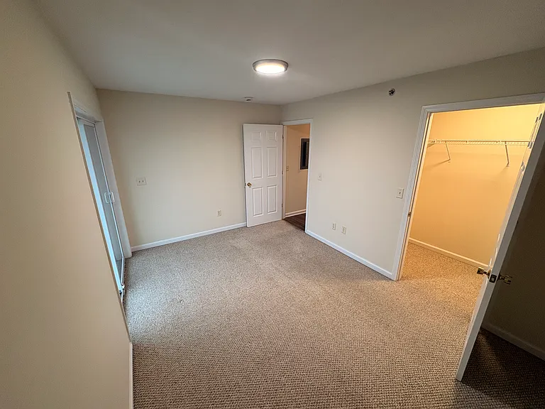 Holly Brook Apartments — Photo 53
