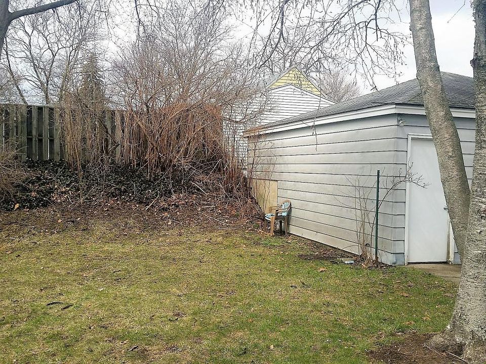 2nd image of 1263 Eastern Pl NE