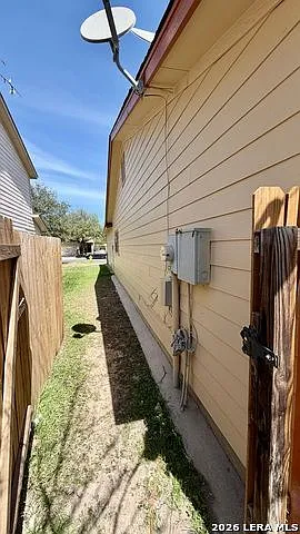 10026 Sungate Park — Photo 20
