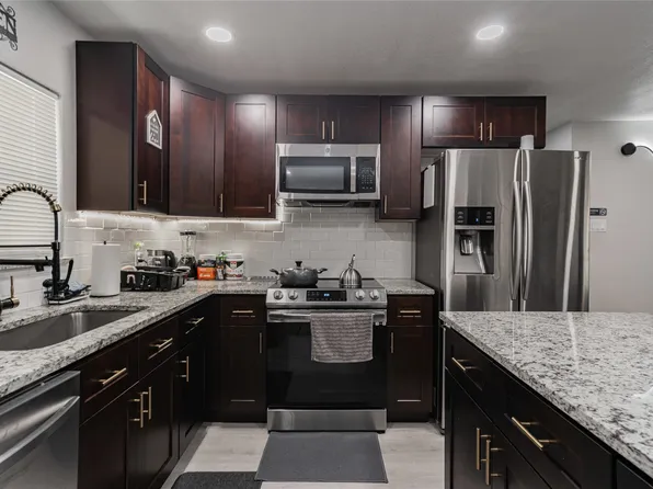 718 Helena St, Dallas, TX 75217