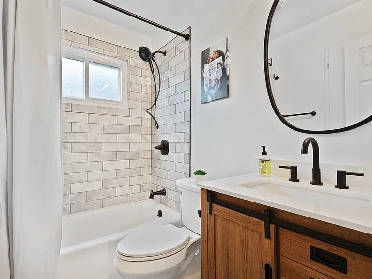 1005 Speer Ln — Photo 24