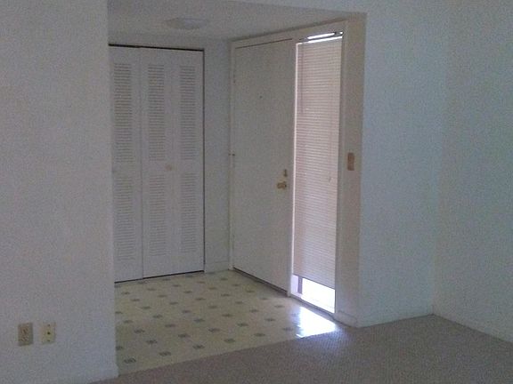 3rd image of 195 Hickory Woods Ct #10D