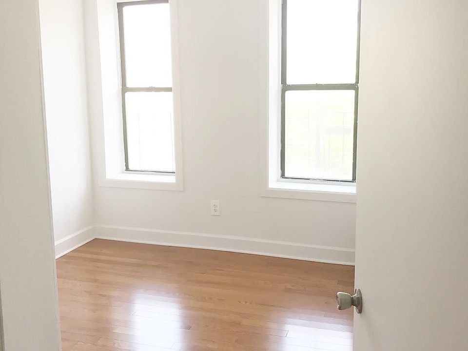 1st image of 215 Bay 23 St