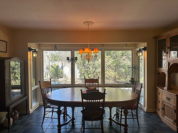 4th image of 5 Hickory Rd