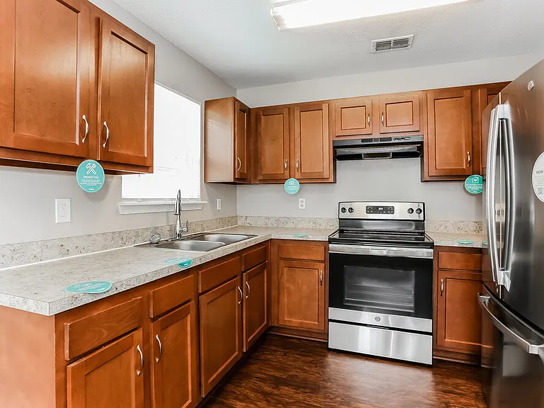 3747 Peachtree St — Photo 9