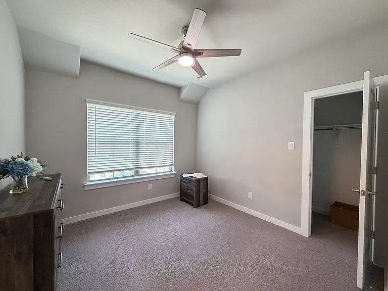 1280 Manfreda St — Photo 23