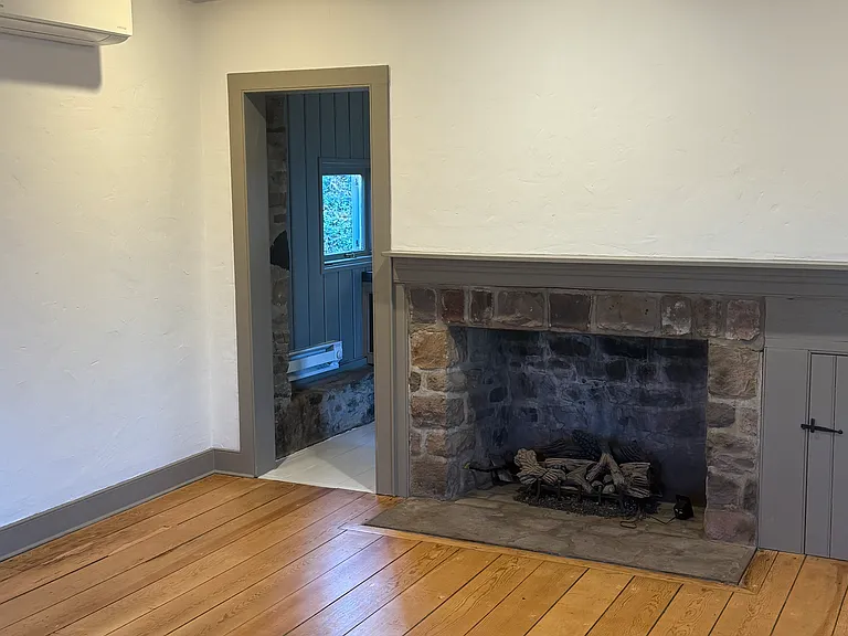 Creekside Dr — Photo 15