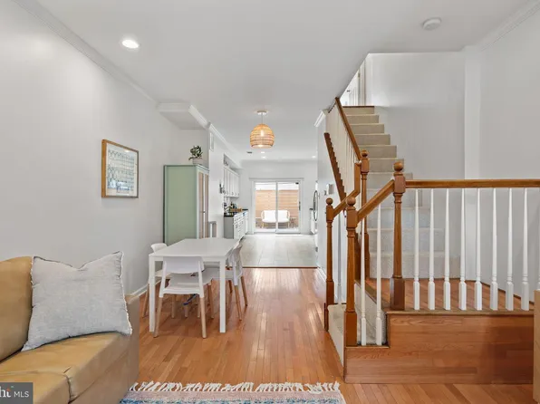 1018 S 22nd St, Philadelphia, PA 19146