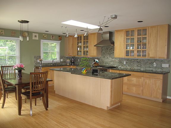 3rd image of 4327 Macqueen Dr