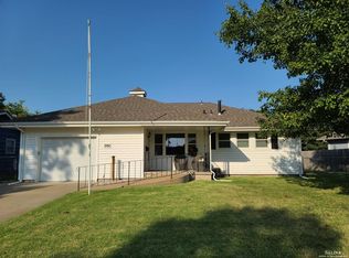 2161 Nottingham Dr, Salina, KS 67401