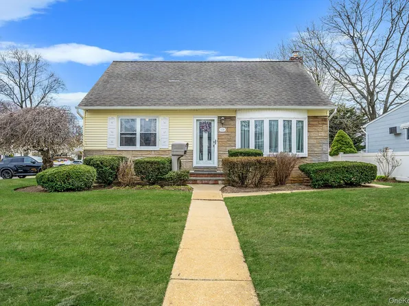 3476 Clifton Boulevard, Wantagh, NY 11793