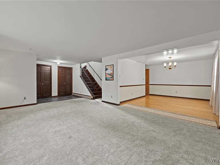80 Capen Blvd — Photo 8