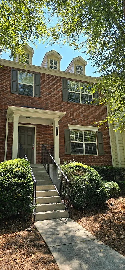 Prime Woodstock Location! — Photo 1