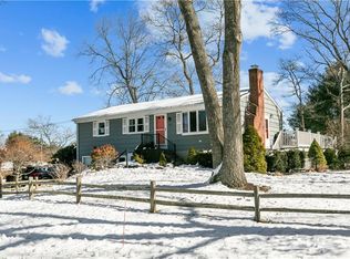 60 Knollwood Cir, North Kingstown, RI 02852