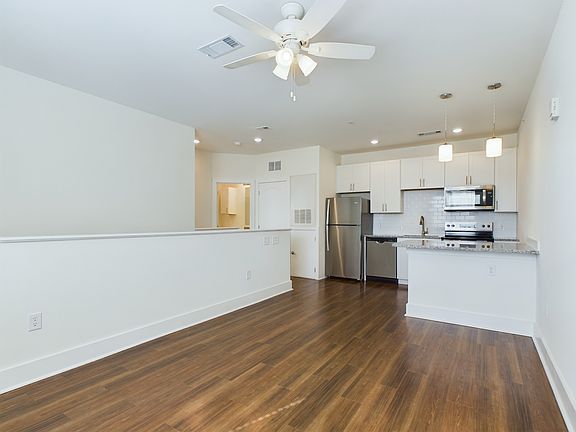 2nd image of 270 Arsdale Ave #28-203
