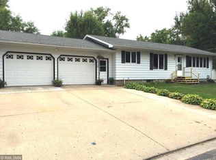 17 1st St NE, Nya, MN 55397