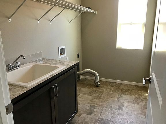 5th image of 2060 N Oakland St