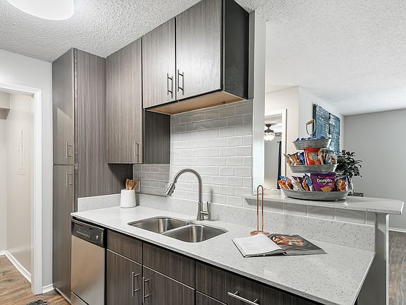 5th image of 12 Park Pl #112A