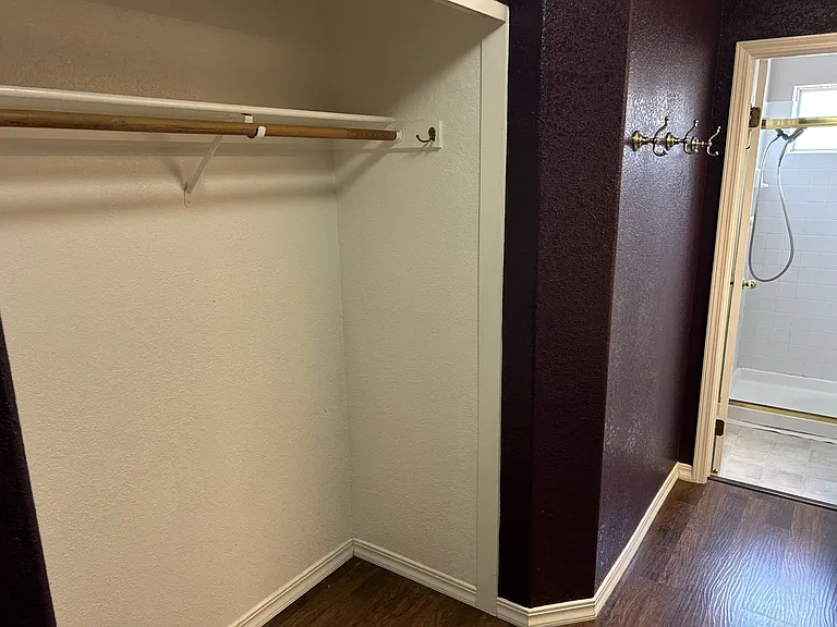 1911 Alpine Ct — Photo 25
