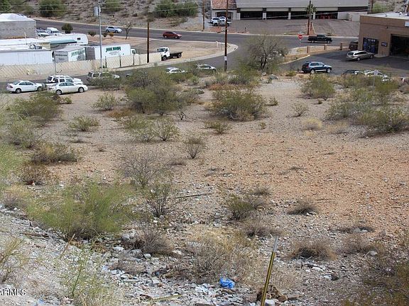 3rd image of 1550 E CHOLLA 25-28 Street #25-28