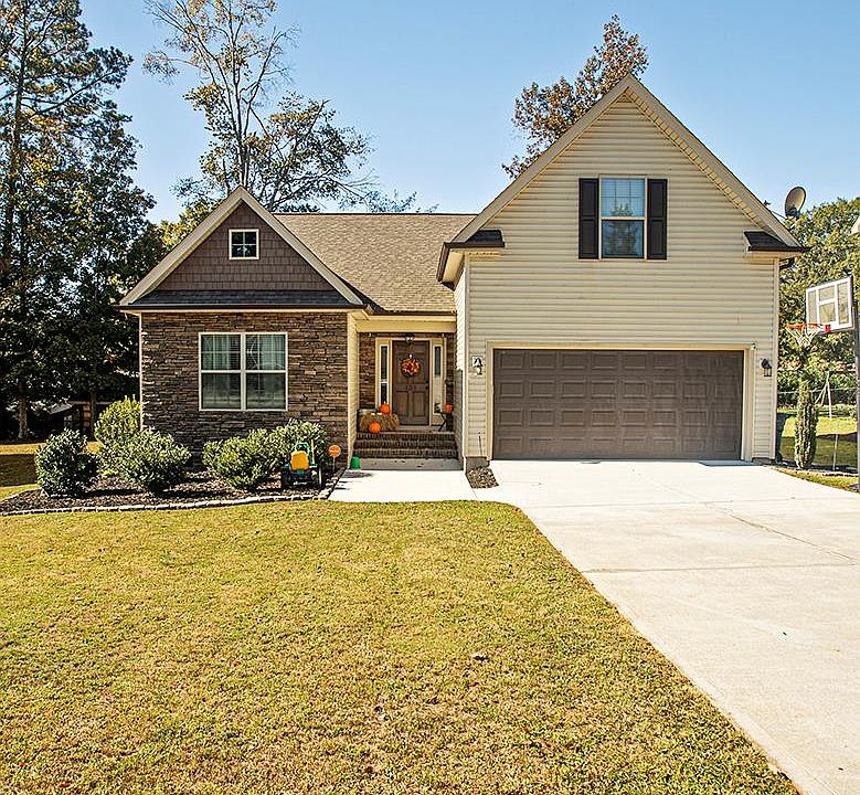 1st image of 135 Kinkade Dr