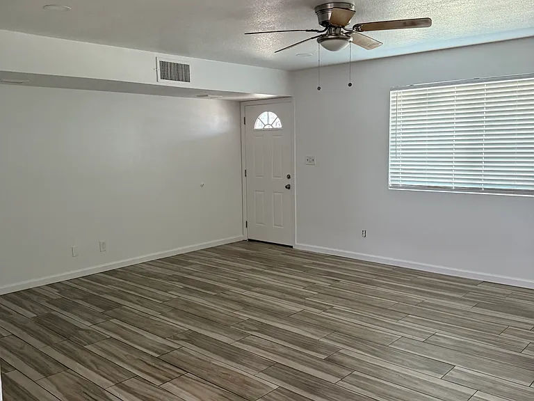 3735 W Golden Ln — Photo 3