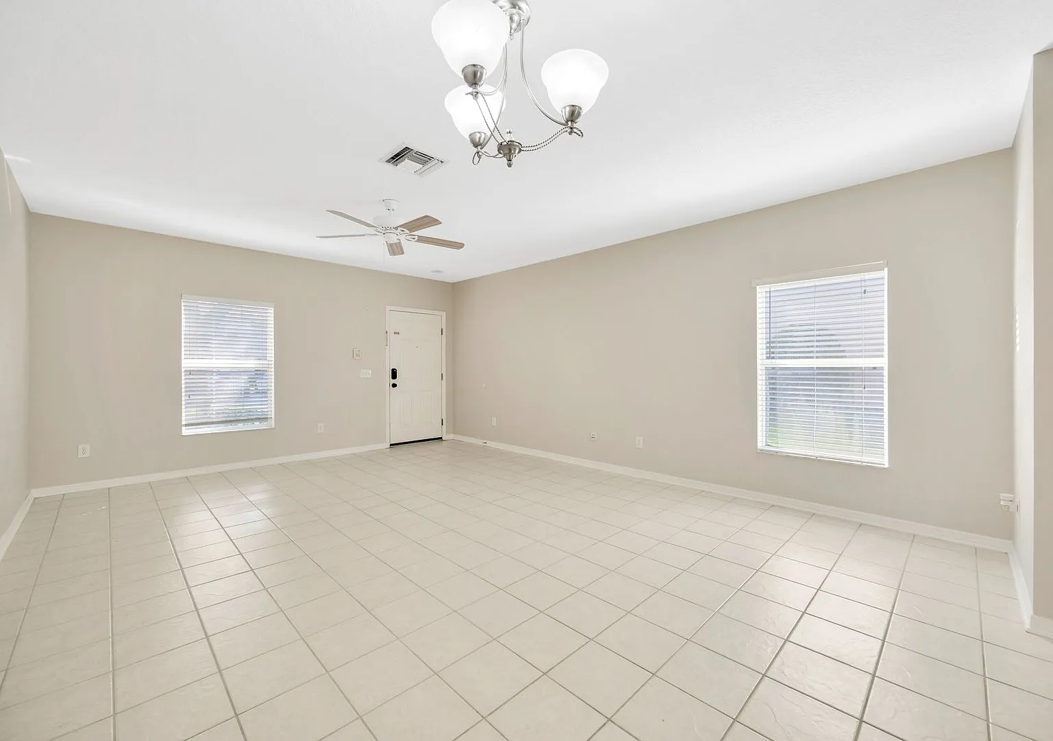 Lovely Fishhawk Townhome Available-- End Unit!! — Photo 3